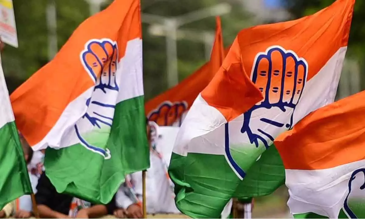 काँग्रेसला मोठा धक्का, २६ नेत्यांचा राजीनामा