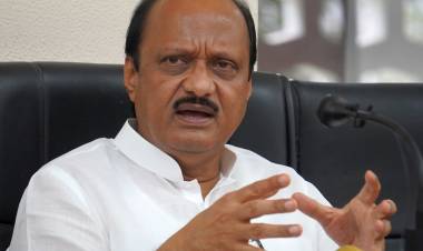 जितेंद्र आव्हाडांनी आमदारकीचा राजीनामा देण्याची घोषणा केल्यावर अजित पवारांची पहिली प्रतिक्रिया