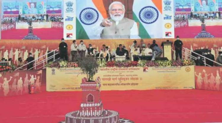 मोदी यांचे प्रतिपादन; पंढरपुरातील पालखी मार्गाचे भूमिपूजन